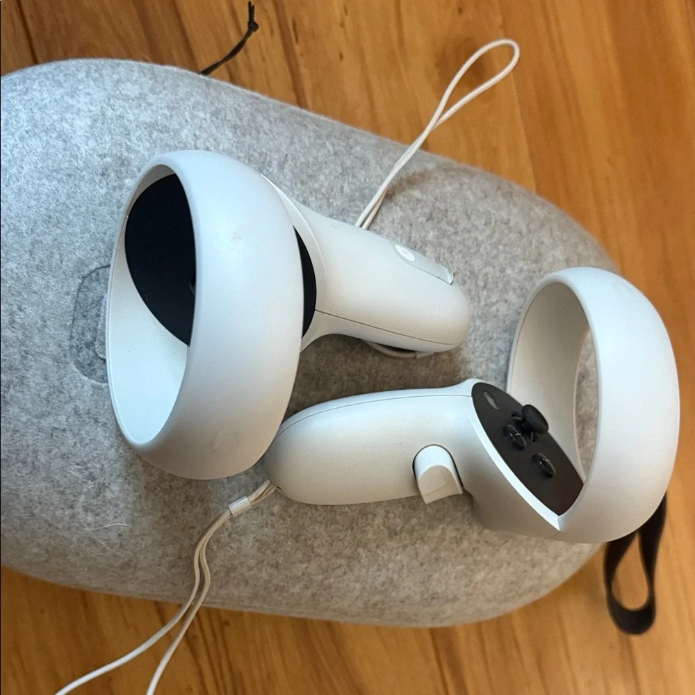 Oculus VR Headset - Black and White
